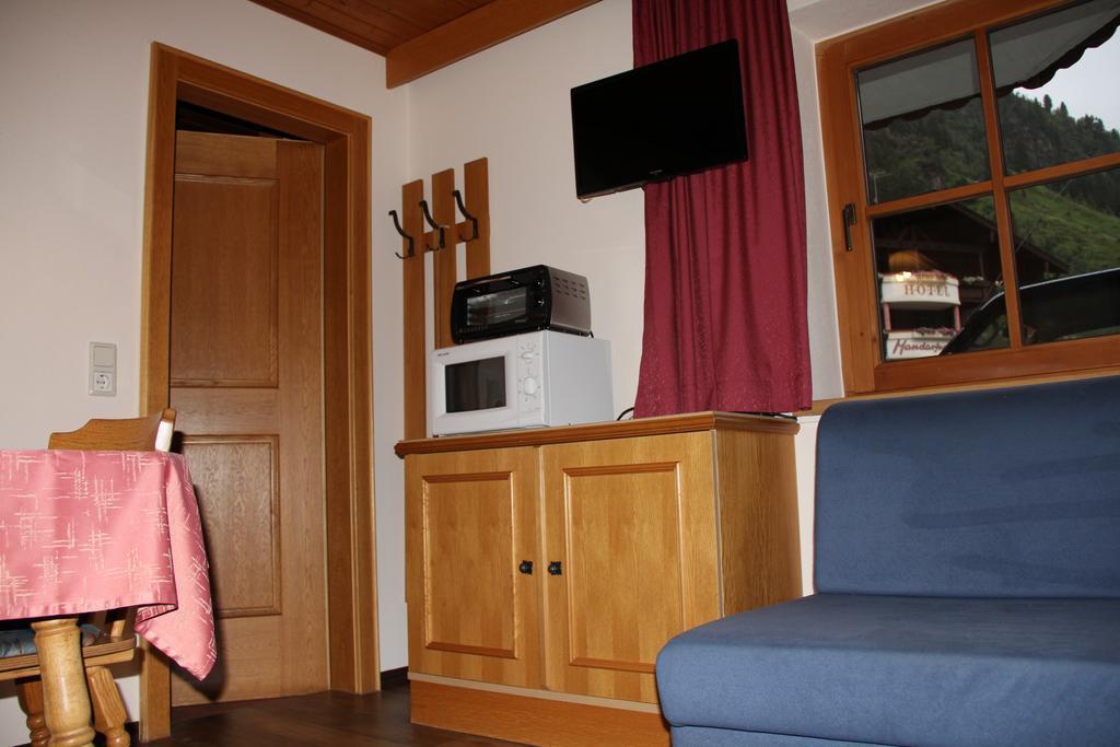 ザンクト・レオンハルト・イム・ピッツタールHaus Puit Mandarfen Pitztalアパートメント 部屋 写真