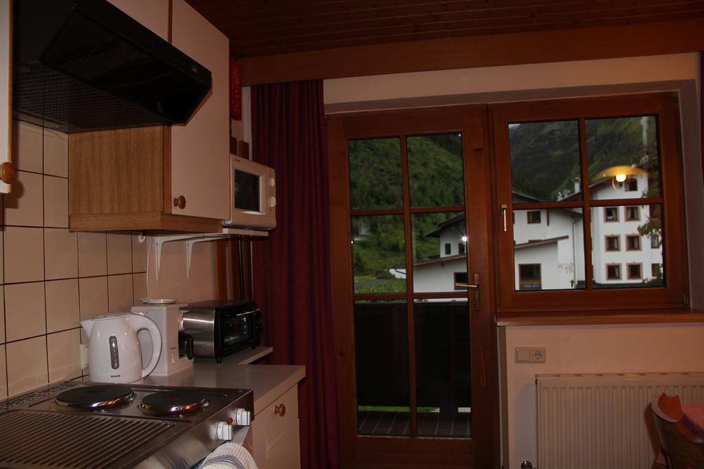 ザンクト・レオンハルト・イム・ピッツタールHaus Puit Mandarfen Pitztalアパートメント 部屋 写真